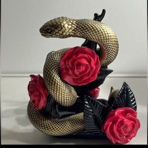 Bath and Body Works Halloween Snake & Roses Soap Holder New BBW 2023